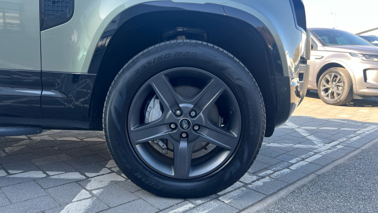 Land Rover Defender 3.0 D300 X-Dynamic SE 110 5dr Auto Diesel Estate